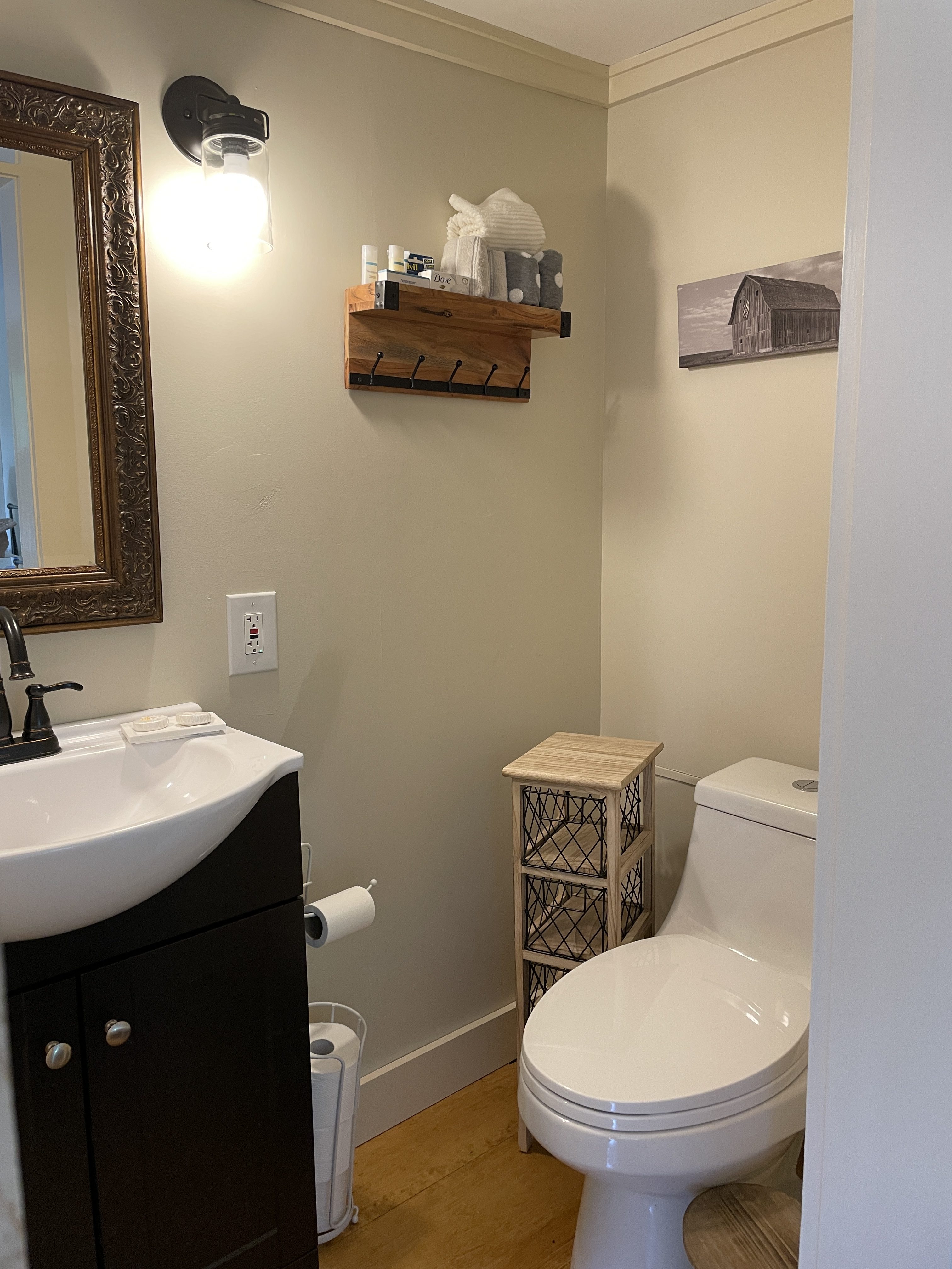 6Chimneys at 5 South A Bed & Breakfast Located at Newfound Lake